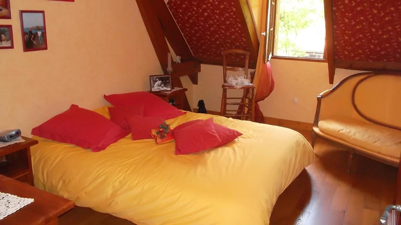 Bed and Breakfast Chez Pascaline Sarliac-sur-l'Isle Esterno foto